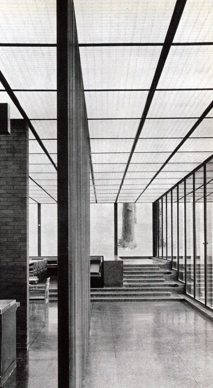 Interior of The Deere and Co. headquarters, Eero Saarinen, 1964 © DR