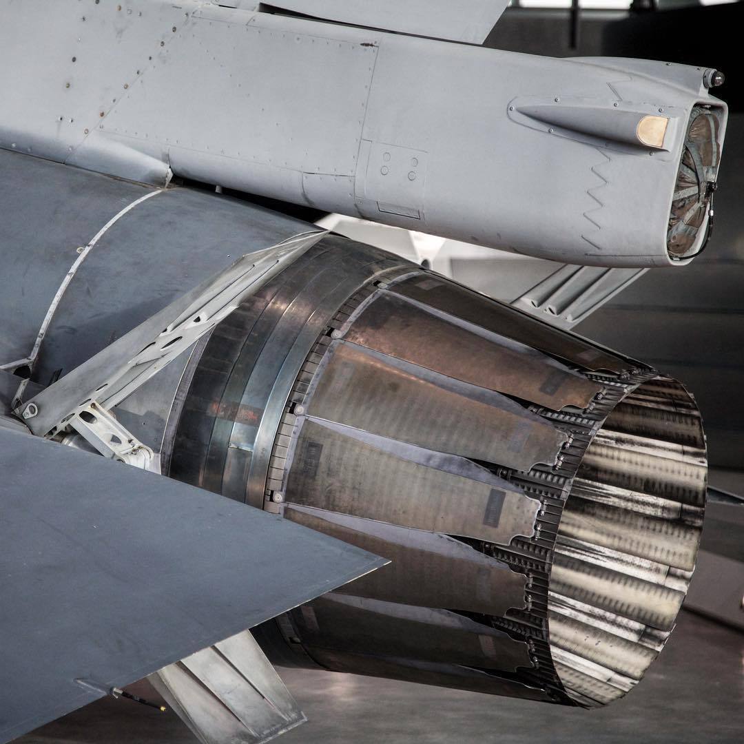 51 La Tour d Argent F16 Edon Guraziu