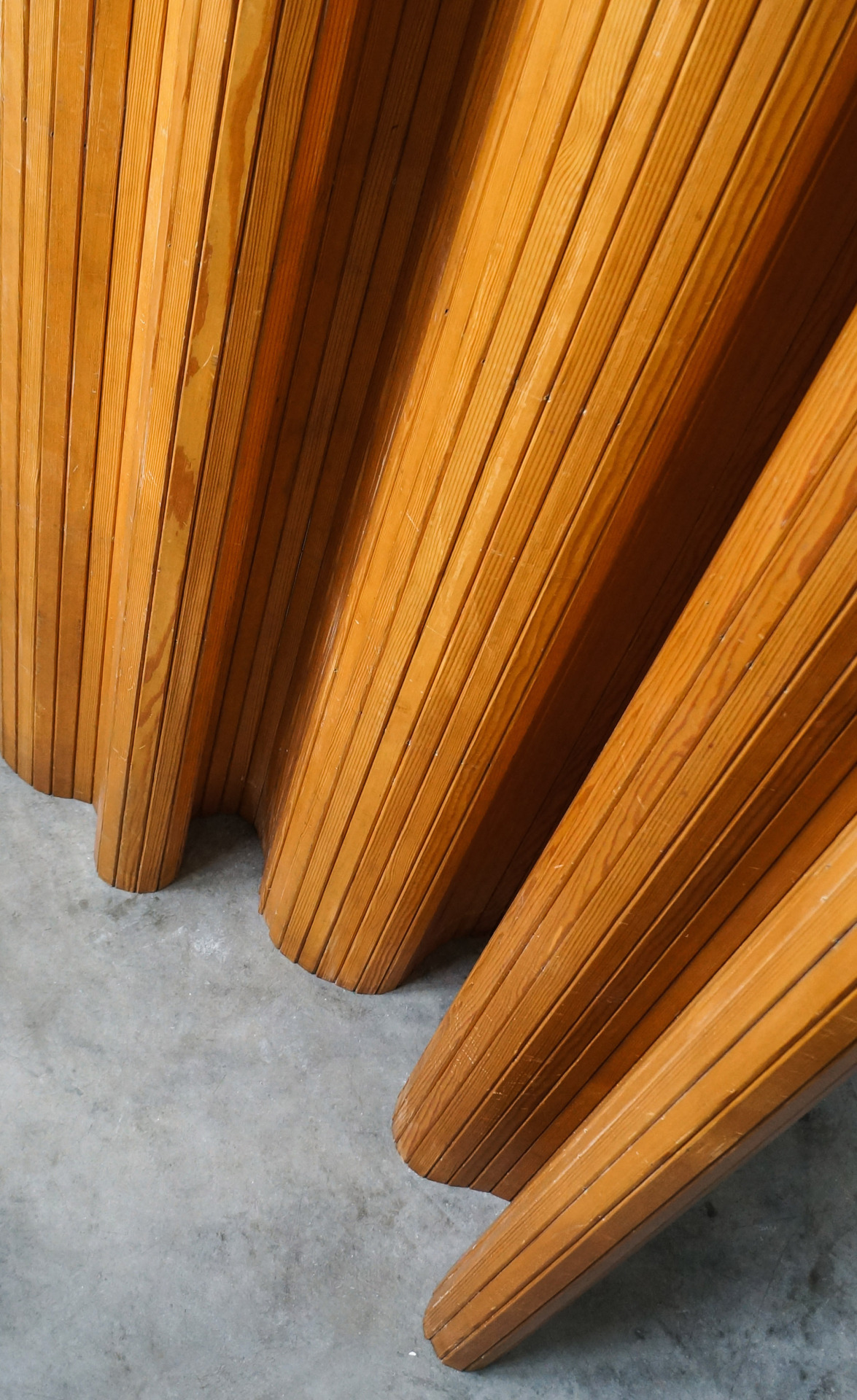 14 Flexible pine wood screen model nr 100 1935 1936 Alvar Aalto Artek Oy