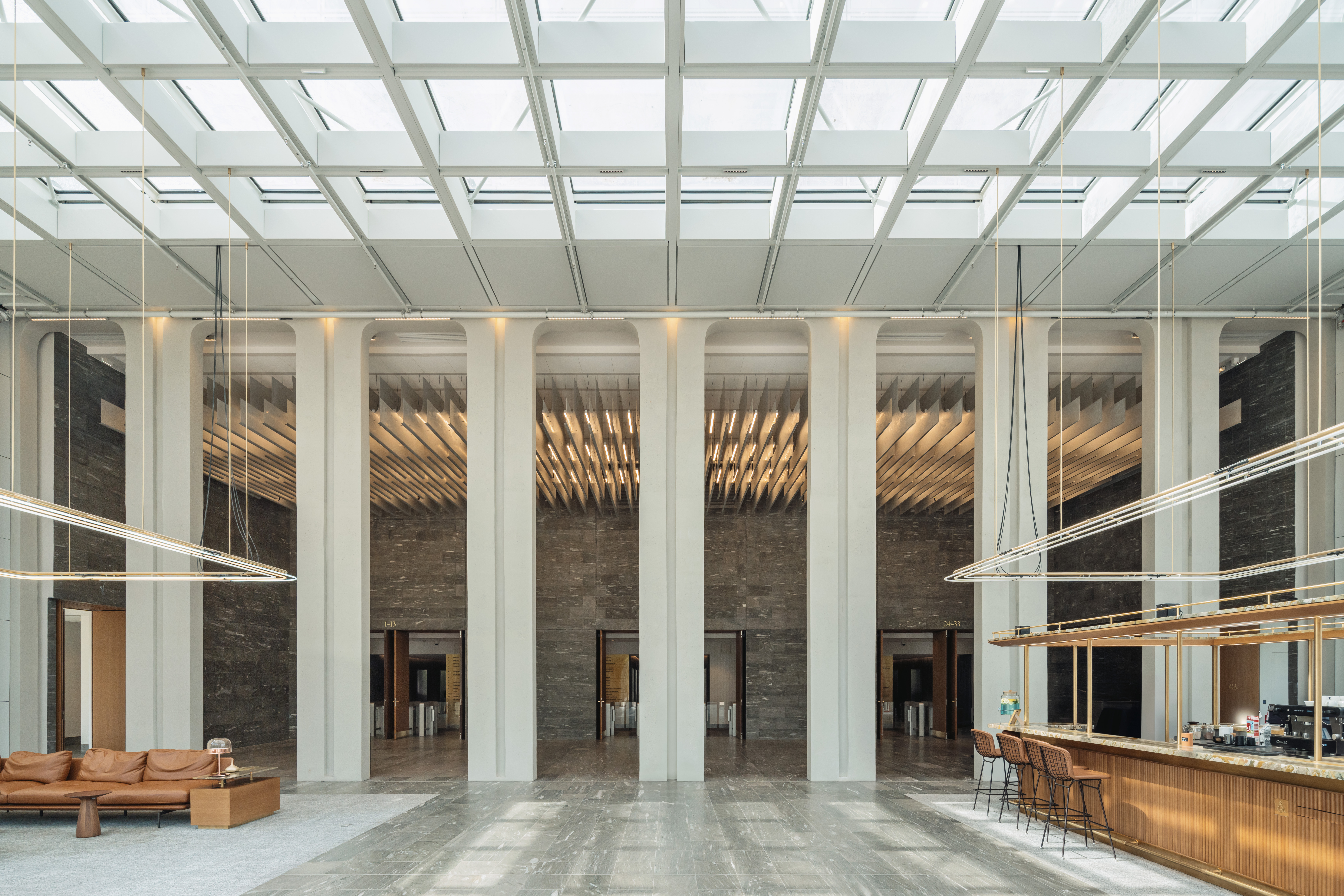 5_ Ariane Tower, Nouvelle AOM Nicolas Trouillard