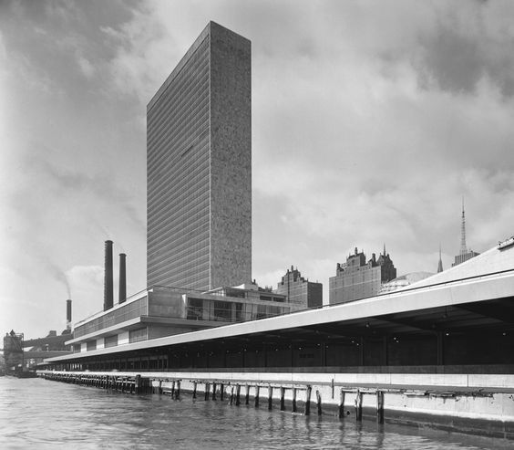 16 United Nations Headquarters, Wallace Harrison, le Corbusier and Oscar Niemeyer, 1951 dr
