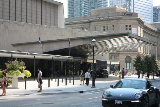 20 Earle C Morgan and Peter Dickinson sony center for the performing arts